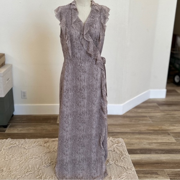 Banana Republic Dresses & Skirts - Banana Republic Sleeveless Wrap Front Dress in Reptile Print